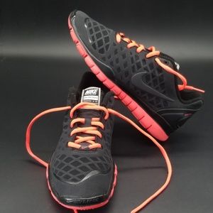 NIKE FREE TR FIT WOMEN SHOES